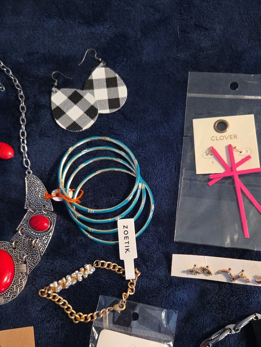 Jewelry bundle - Picture 4 of 7